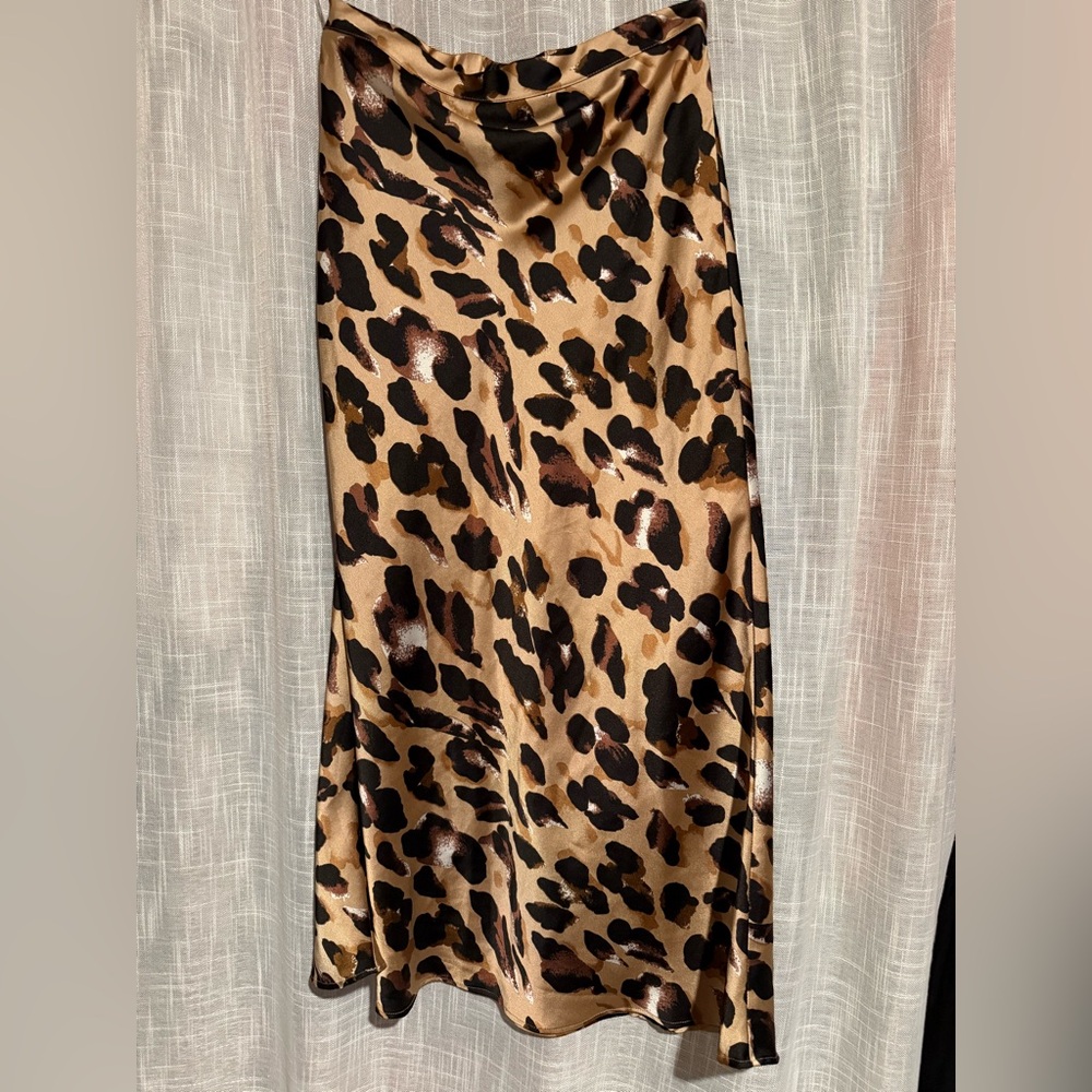 Elegant Leopard Print Pencil Skirt - Black and Brown